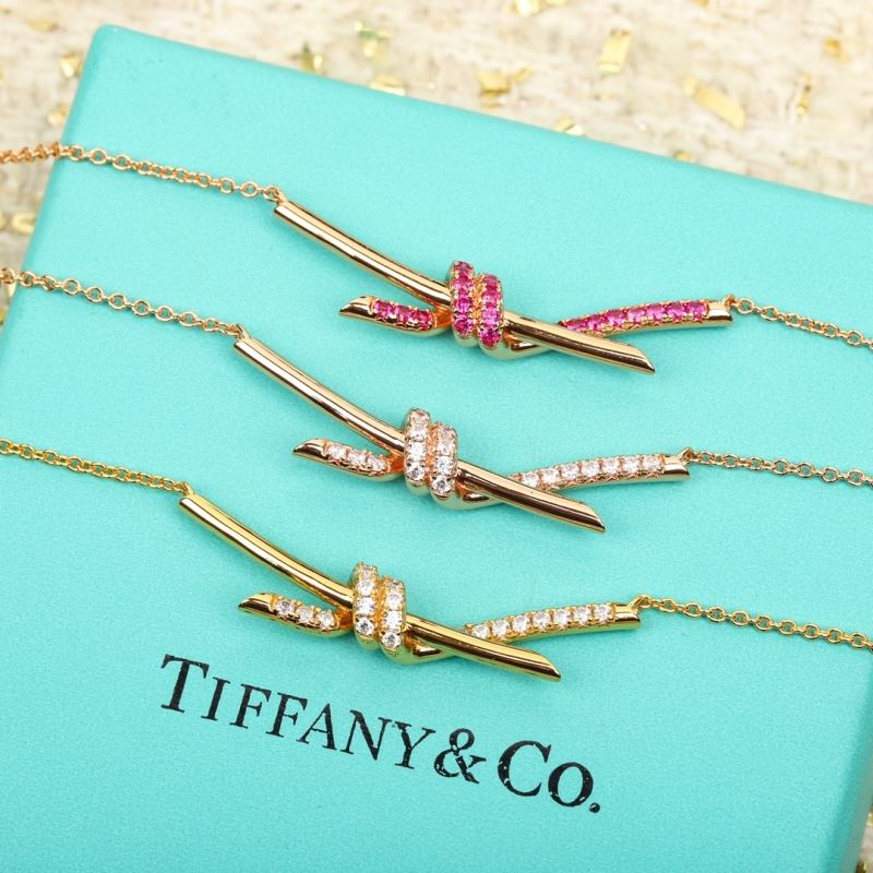 T*f*ny necklaces
